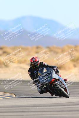 media/Jan-10-2025-CVMA Friday Practice (Fri) [[489e0da257]]/Group 4 and Trackday/Session 4 (Turn 16)/